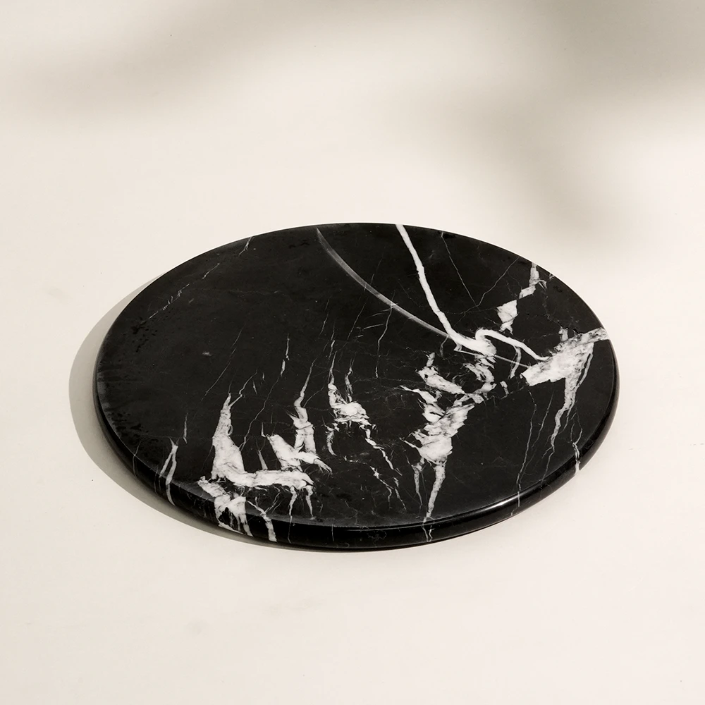 Black Maniquina Round Board
